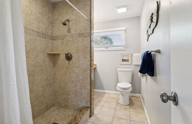 Beach Break Getaway in Virginia Beach - Photo 16