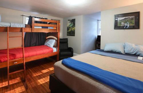 Riverfront Home (Apartment and Bar) - Foto 34