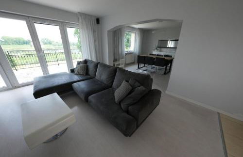 Dom nad rzeką - Foto 11