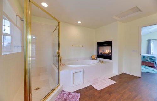 Spacious Grants Pass Home with Hot Tub and River Views - Foto 21