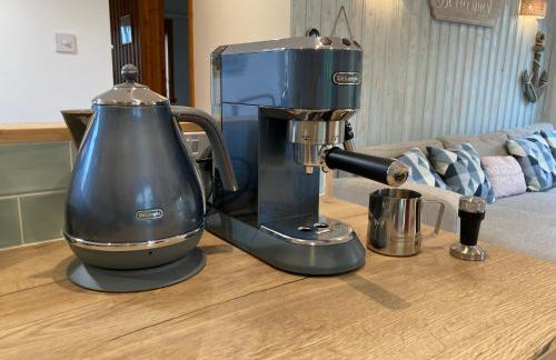 Riverside Cottage with balcony and fishing jetty - Foto 10