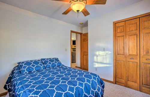 Cozy Riverfront Home with Fire Pit in Houghton Lake! - Foto 19