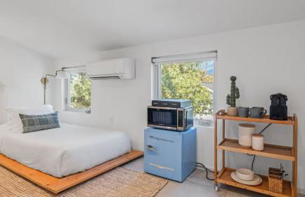 Sleeps 32 Private Compound w Putting Green Bouldin Collective by AvantStay - Foto 43