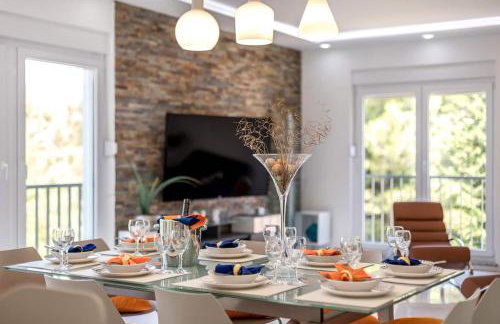 Luxe villa with pool, jacuzzi, and sauna - Foto 14