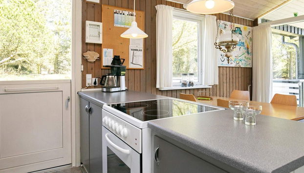 6 Person Holiday Home in Blavand - Foto 4, Cocina privada