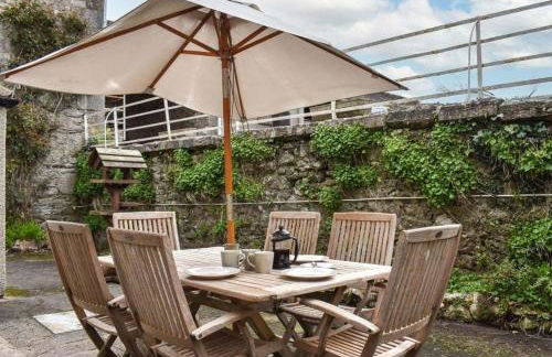 The Old Farmhouse, Yealand Redmayne, a characterful cottage in a rural setting - Photo 12