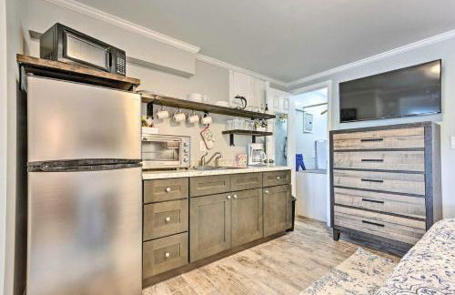 Couples Retreat with Lake and Mtn Views, Fire Pit - Foto 7