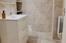 Le Cocon de ville sètois, Clim, patio et garage pour véhicule moyen, type clio, draps et serviettes inclus - Foto 16