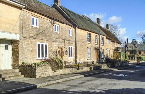 Greenham Cottage - Photo 1