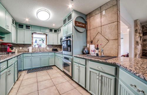 5 BDRM Home on 2 Acres Mins To Wineries Private Heated Pool and Hot Tub - Foto 14