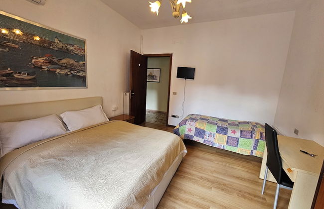 Caponi Bros - Photo 18