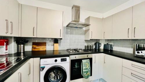 4 Bedroom House in the Heart of Basildon 2 mins to Town Center I Weekly or Monthly Stay Offer I Free Parking I Sleeps 7 - Foto 4