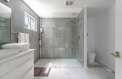 Spacious Central Kirkland Gem with Deck Near Google - Foto 8