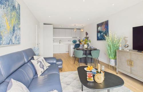 Skydeck at The Liner – Stylish 2-Bed / 2-Bath Top Floor with Panoramic Sea Views - Foto 15