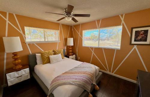 Mid-Century Modern Home w/Pool & Hot Tub - Foto 9