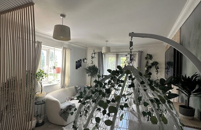 Charming Mi Casa Es Tu Casa 2-bed in Dagenham - Photo 9