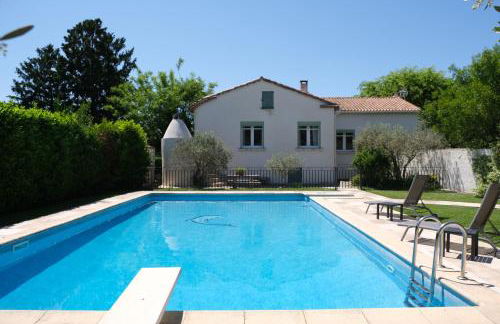 vacation rental with pool and poolhouse, close to arles in moulès- sleeps 8 - Foto 16
