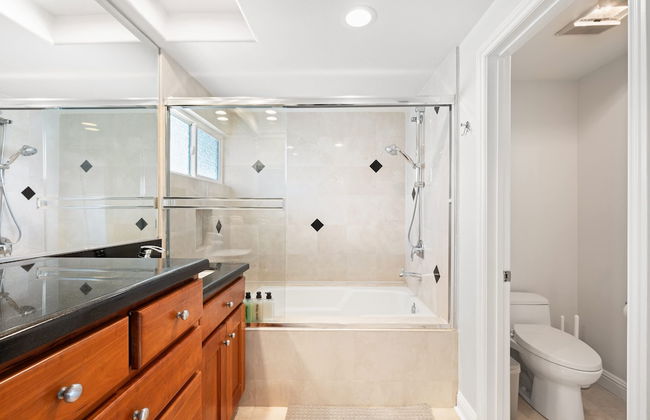 Waterfront Retreat With Stunning Views Modern Co - Foto 70