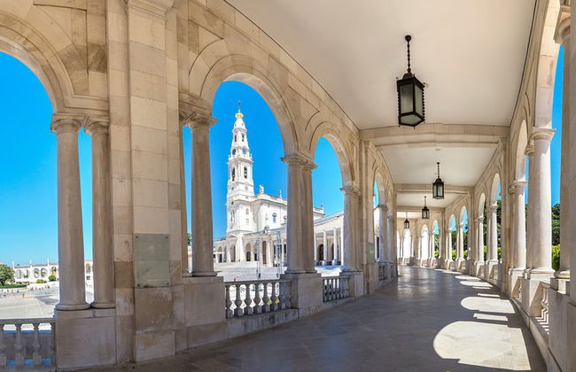 Tour privado de Fátima y Batalha Nazaré y Óbidos - Foto 3