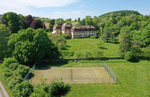 Private apartment in historic castle from 1608 with tenniscourt - Foto 2