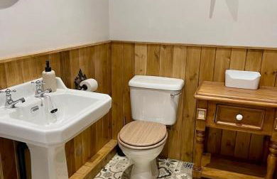 The Old Smithy, beautifully restored cottage in Carreghofa, near Llanymynech - Photo 13