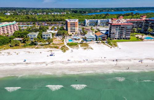 Redington Beach Retreat - Immaculate Beach Condo with Water Views, Pool, Hot Tub - Foto 7