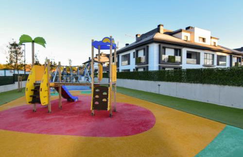 Ático de lujo con piscina y mini golf en la playa - Foto 16