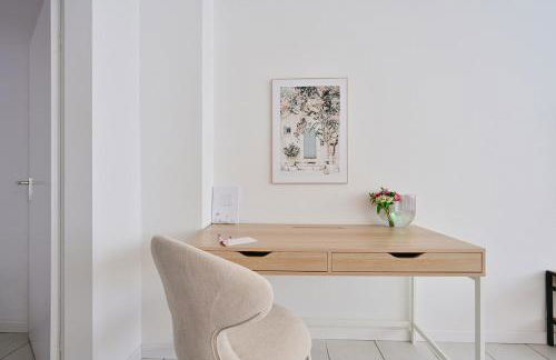 Beautiful Spacious 5 Room Apt in City Center that Sleeps 10 - Foto 36