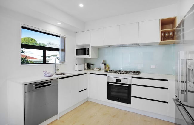 Style Serenity Townhouse with Parking - Photo 18