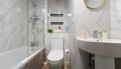 Bromley Base, Work Stay, Spacious, Free Parking - Foto 2, towels, Shower