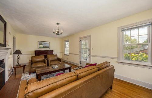 Harrisonburg Hidden Gem Across from JMU & Hotspots - Foto 13