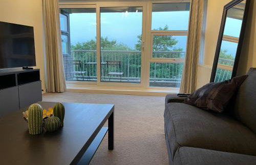 Spacious 2-Bedroom Flat Near Surbiton Station - Foto 7