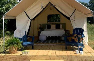 Fantastic Safari Tent Rental Ideal for Glamping in Missouri - Foto 7
