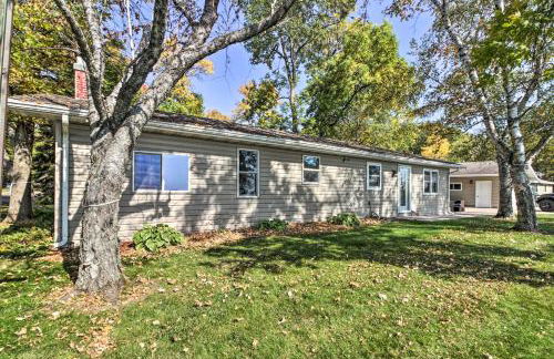 Waterfront Onamia Retreat with Dock and Fire Pit! - Foto 28