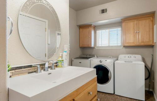 Luxury Shasta Vista Retreat & Basecamp - Sauna & Jacuzzi - Foto 40