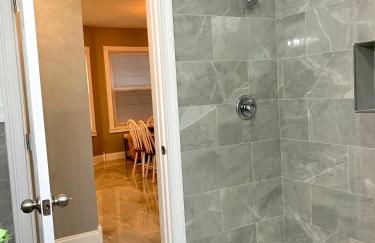 Large-Group Ready 8BR Home Near Niagara Falls & Casino - Foto 9