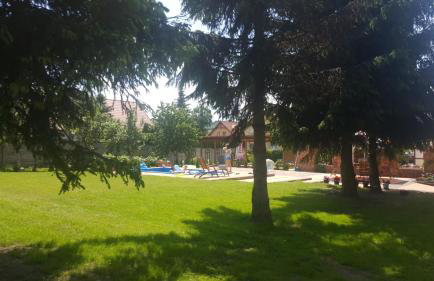 Cudowny Zakątek z Ogrodem i Basenem - Foto 2