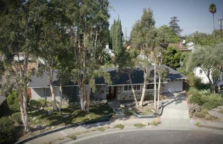 Artistic Resort Like Home with Pool - Photo 4