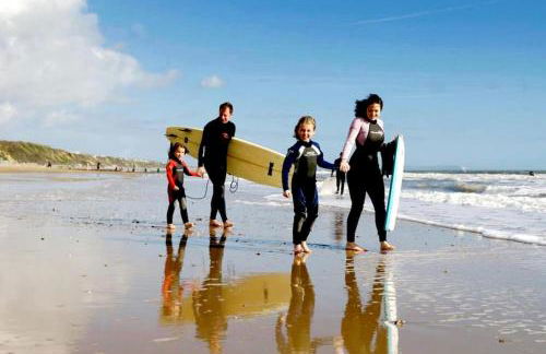 LOOKOUT by BOURNECOAST - A Stylish Flat with a Balcony, SEA GLIMPSES and Parking- Just a 10 Minute Walk to the Sandy Beaches - FM8405 - Photo 33