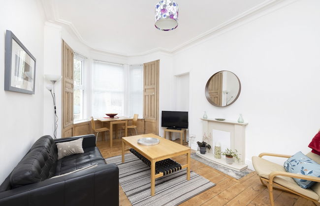 JOIVY Charming 1-Bed Ap Near Leith Links W/ Patio - Foto 13