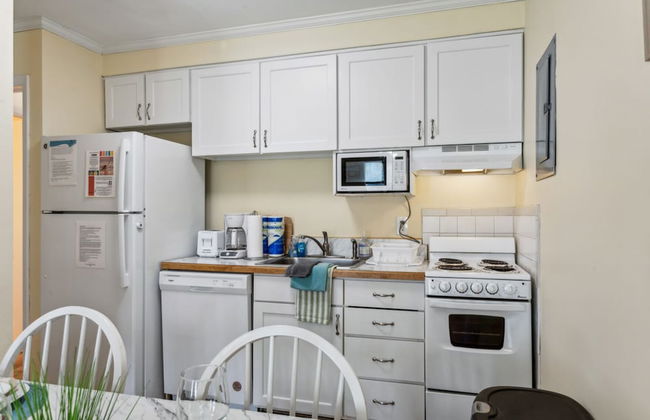 Beautiful Sea Gem - Condo 1 4 mi From Beach w Pool - Foto 32