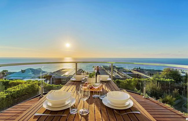 Clifftop Family Retreat With Views Pool - Foto 3