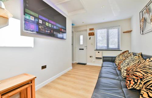 Luxury Cosy Central Detached Cardiff Bungalow with Free Parking - Foto 7