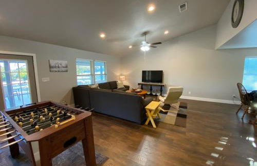 Texas Hill Country Ranch House - Great Views - Near Hidden Falls Park - Photo 8