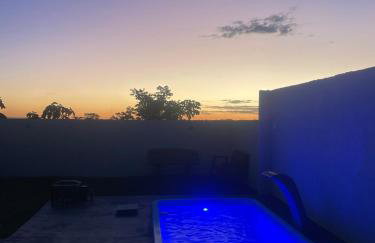 Casa com piscina e garagem privativa - Foto 6