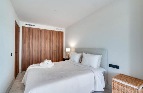 Newly Built 3 BDRM Luxury Apt Close to the Beach - Photo 38