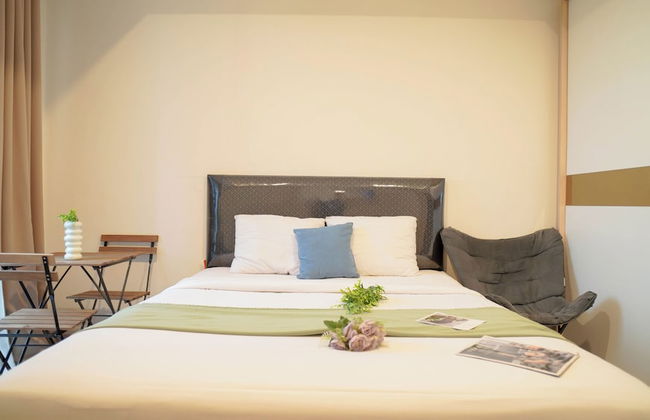 Spacious And Homey Studio At Cleon Park Apartment - Foto 18