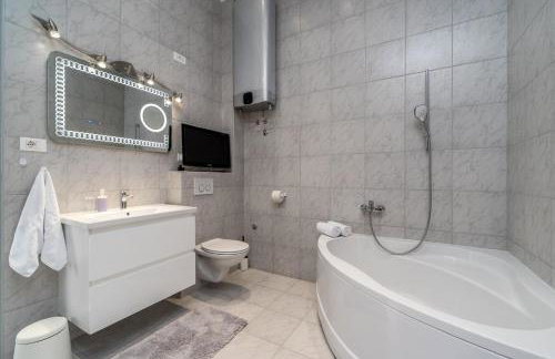 Villa Zara with 32 sqm heated Pool, Jacuzzi, Billiard, Tennis table, 8pax - Photo 30