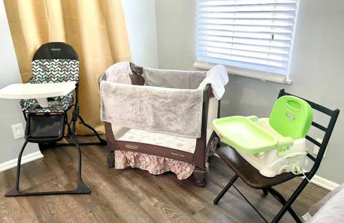 Private Ranch- Entire Home - Hot Tub - Pets & Kids Welcome - King Bed - Fenced Backyard - Free WiFi - Foto 14