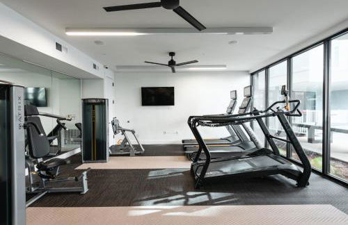 Poolside Luxury 1BR w Private Patio - Photo 48